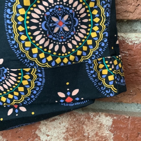 Maeve Black Medallion High Rise Shorts - Picture 4 of 11